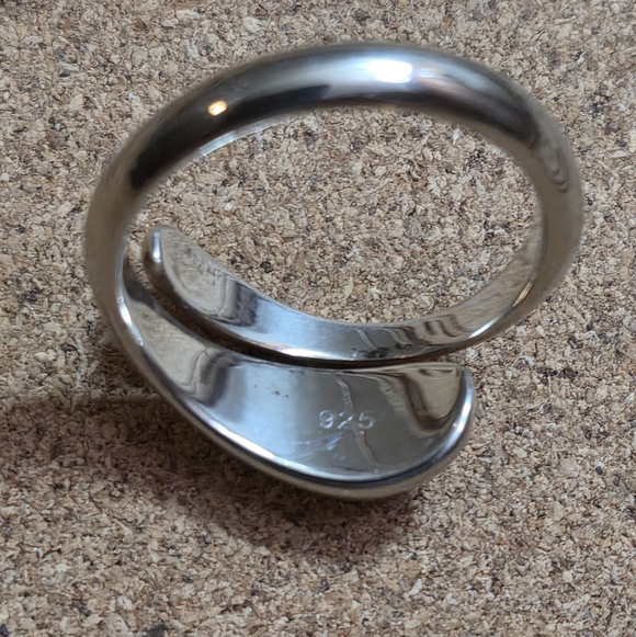 Sterling Silver Bypass Ring - Picture 7 of 7